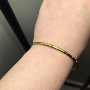 Unique! 💚 Skinny Bangle Bracelet